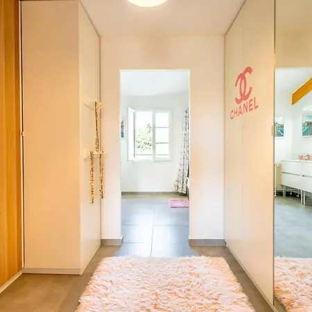 33 L Pool & Gym L Shellter Grimaud